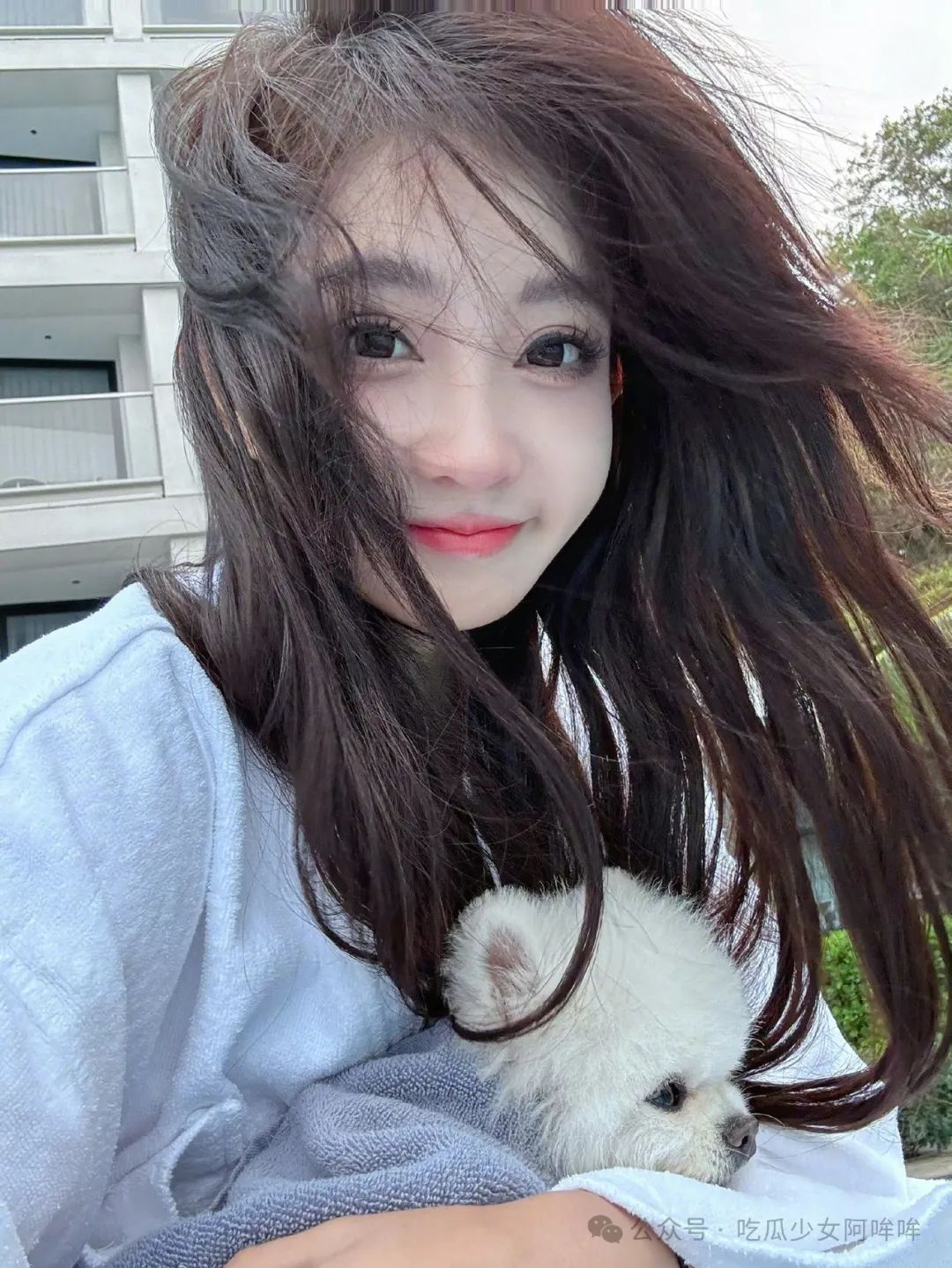 冯提莫停播改头换面归来!利落短发十分亮眼,唱歌博主转变成舞蹈博主?引发网友热议!