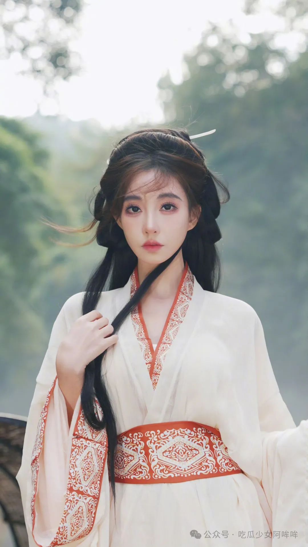 冯提莫停播改头换面归来!利落短发十分亮眼,唱歌博主转变成舞蹈博主?引发网友热议!