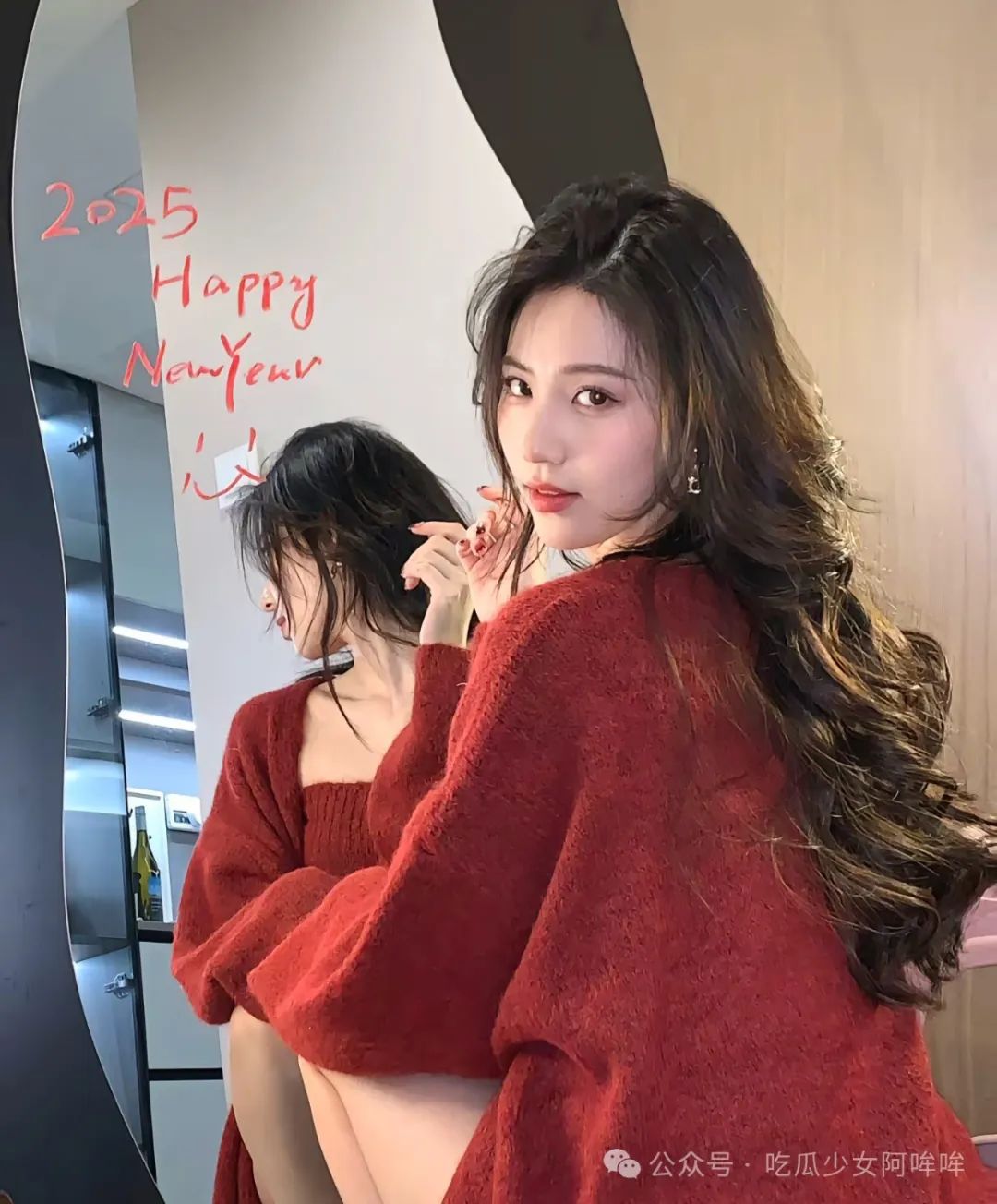 三观炸裂!最绿茶的百万女网红,跟男友确定关系第二天就去找榜一男闺蜜做饭。自己受伤却造谣男友家暴,网友:男友实惨!