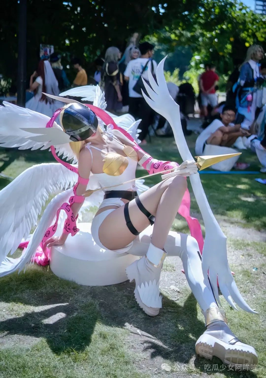 起猛了,看见一米九的天使兽了!美女Coser现身漫展,逆天身材比惊呆众人!还原度100%引热议!